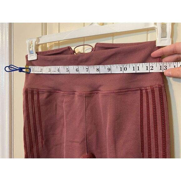 Fabletics Pink High Waisted Seamless Rib Legging - Size M - Picture 10 of 13